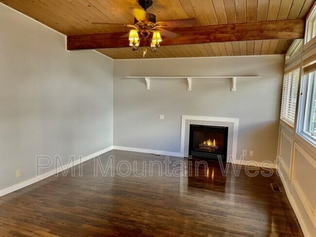 Foto del edificio - 905 Rancho Blvd