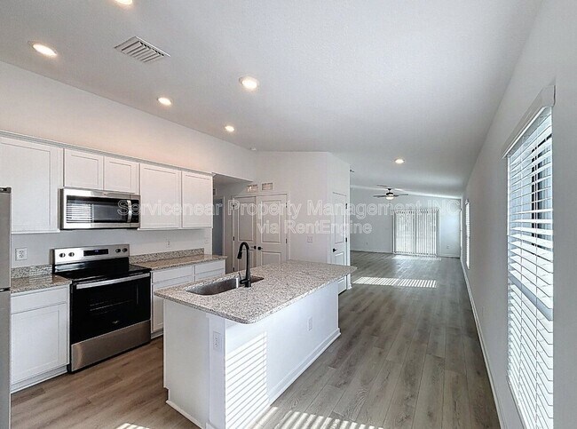 Building Photo - 1270 Ahoy Ave