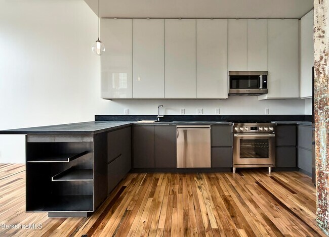 Foto del edificio - 520 State Rd