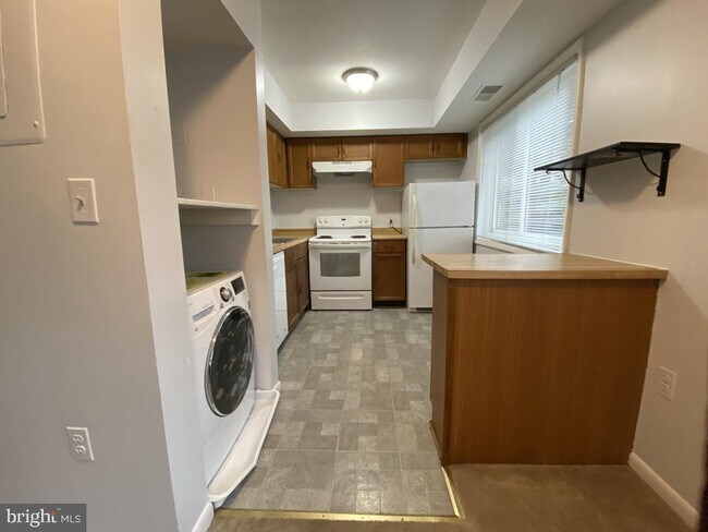 Foto del edificio - 3300 S 28th St