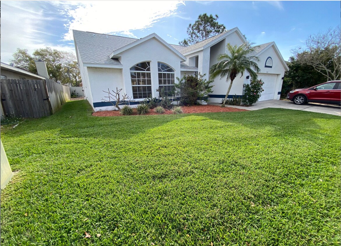 Primary Photo - Stunning 3BD/2BTH Pool Home in Tarpon Spri...