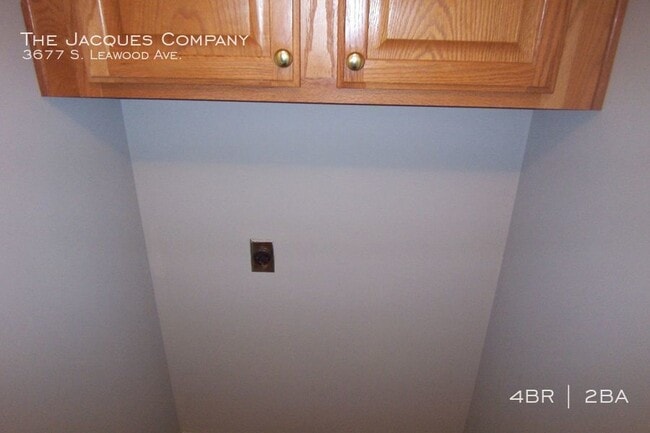 Building Photo - 3677 Leawood Ave