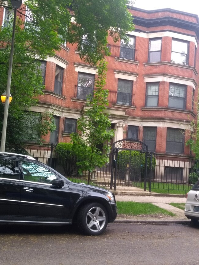 Building Photo - 5120 N Kenmore Ave