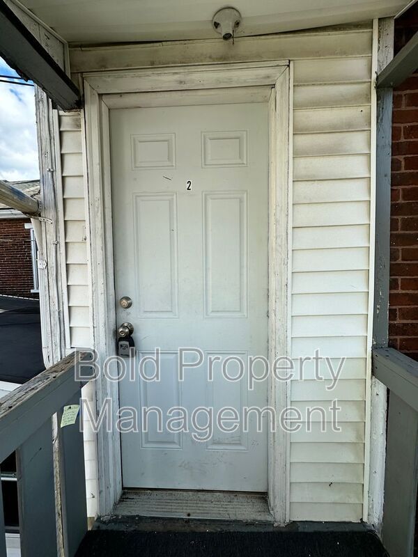 Building Photo - 827 Lehman St