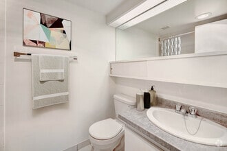 Building Photo - PH 2 - 6