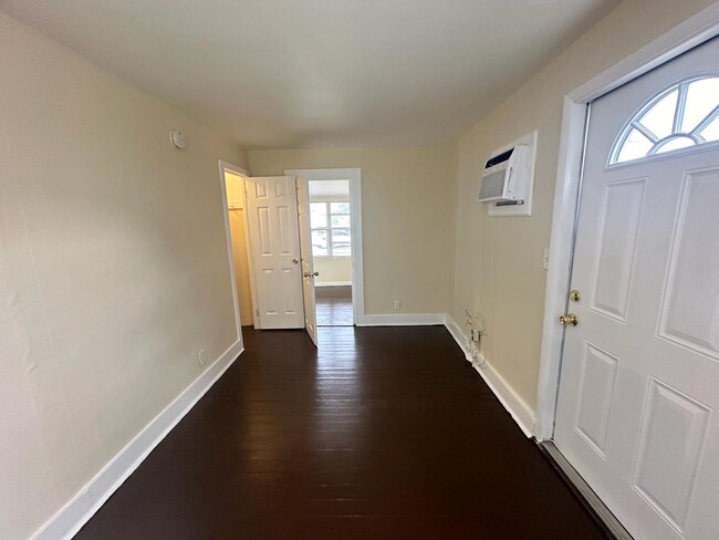 Foto del edificio - 4341 Pinewood Ave