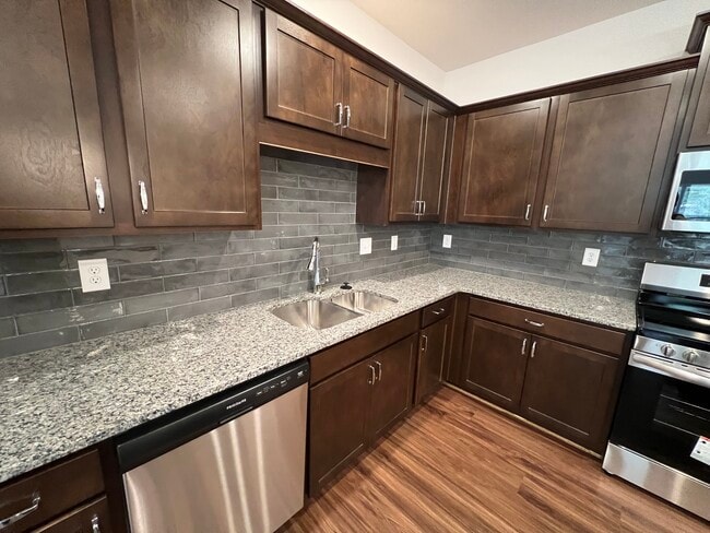 Building Photo - 121 Pinnacle Wy