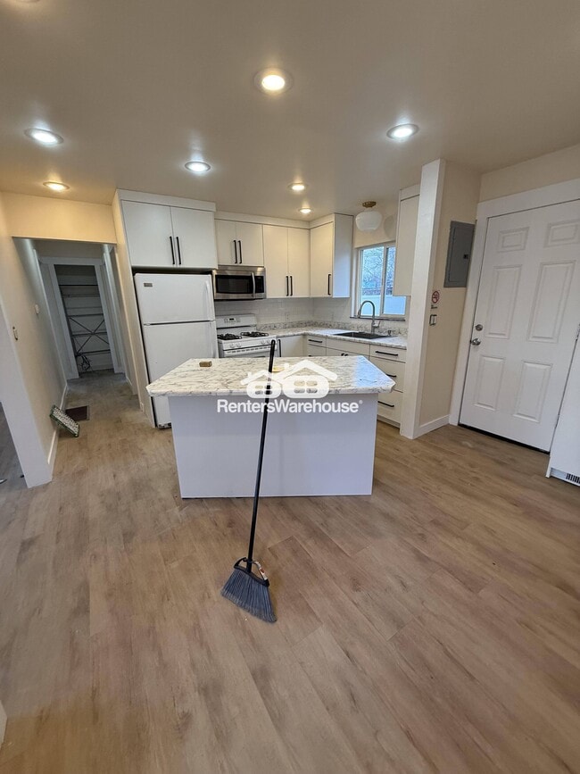 Foto del edificio - 318 E Oakland Ave