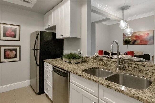 Building Photo - 2840 Peachtree Rd