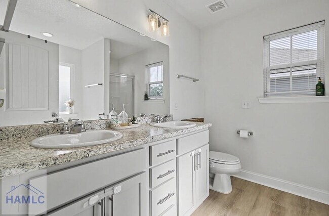 Building Photo - 1052 Grayson Ave