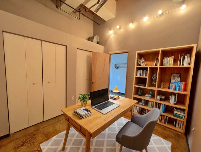 Building Photo - Available NOW! 1 BED 2 BATH with office.