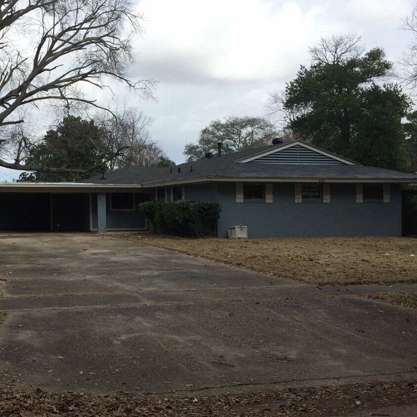 820 Audubon Pl, Shreveport, LA 71105 House Rental in Shreveport, LA