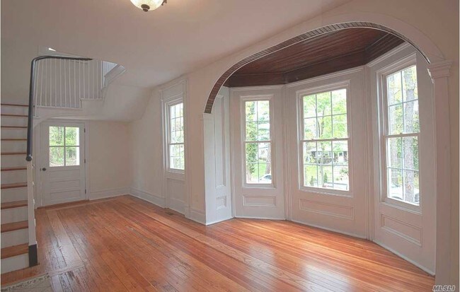Building Photo - 592 Landing Ave