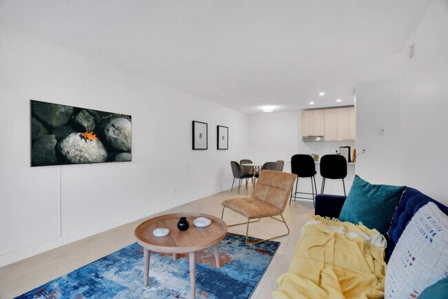 Photo du bâtiment - 2225 W 8th Ave