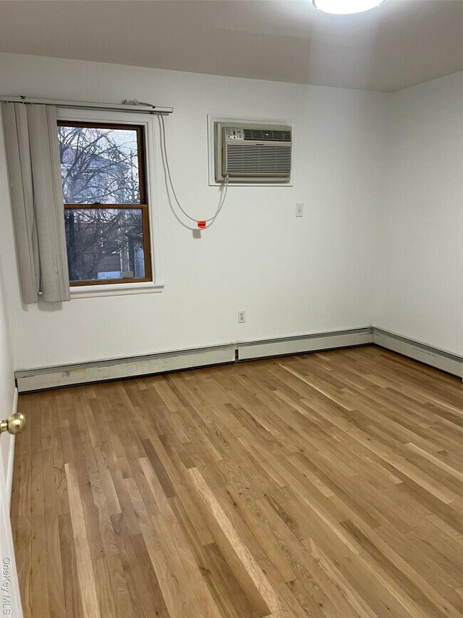 Foto del edificio - 196-54 44th Ave