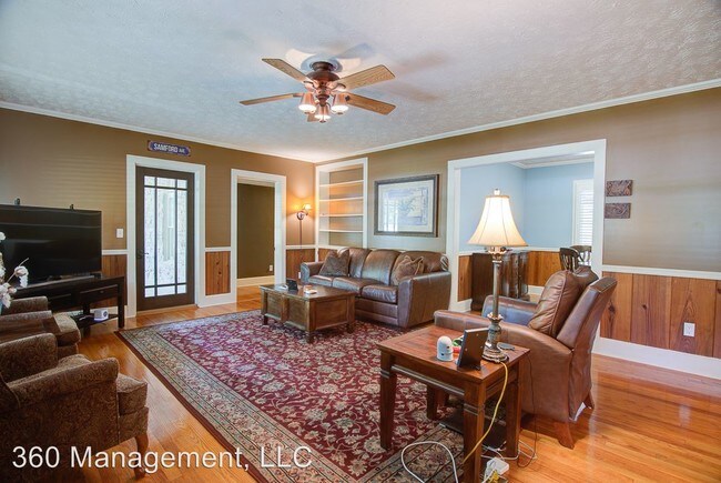 Foto del edificio - 3 br, 2 bath House - 566 East Samford Ave