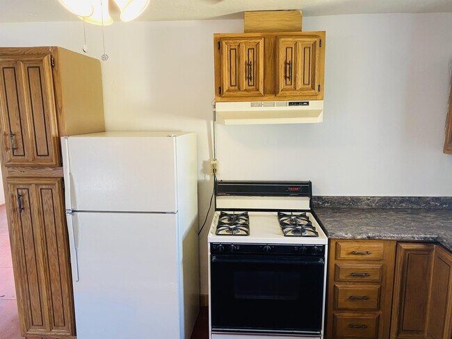 Photo - 219 E Blacklidge Dr House