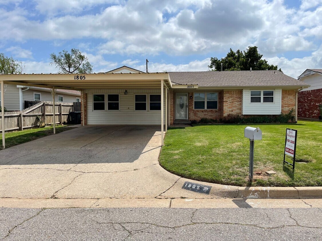Foto principal - 3 bedroom PLUS floor plan! Newly Remodeled...