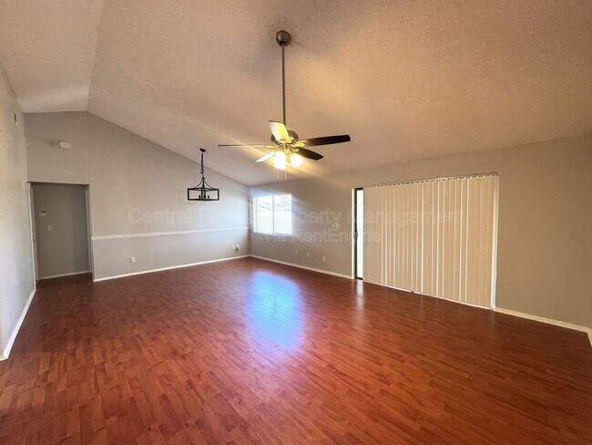 Building Photo - 820 Sutter Loop