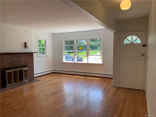 Building Photo - 142 Rombout Ave