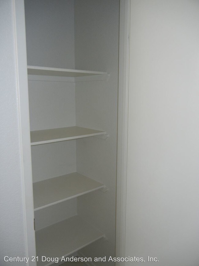 Foto del edificio - 1758 E Ave H-5