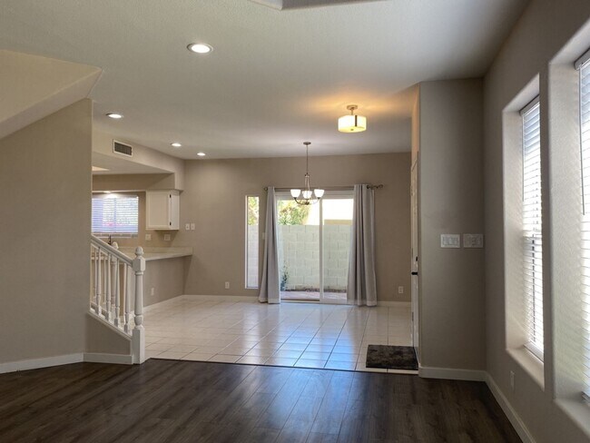 Foto del edificio - Must See 2/2.5 Condo in Pointe South Mount...