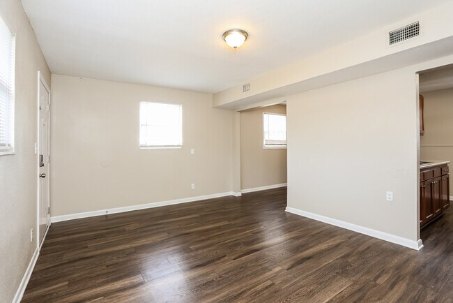 Building Photo - 6916 Jack Horner Ln