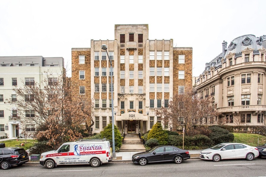 Primary Photo - Spacious Studio Across from Meridian Hill ...