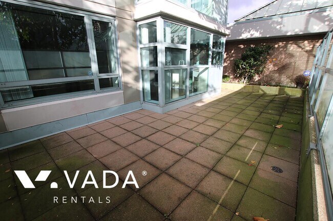 Photo du bâtiment - Buchanan East 1 BR APT Rental 306-4398 Buchanan St Burnaby: VADA