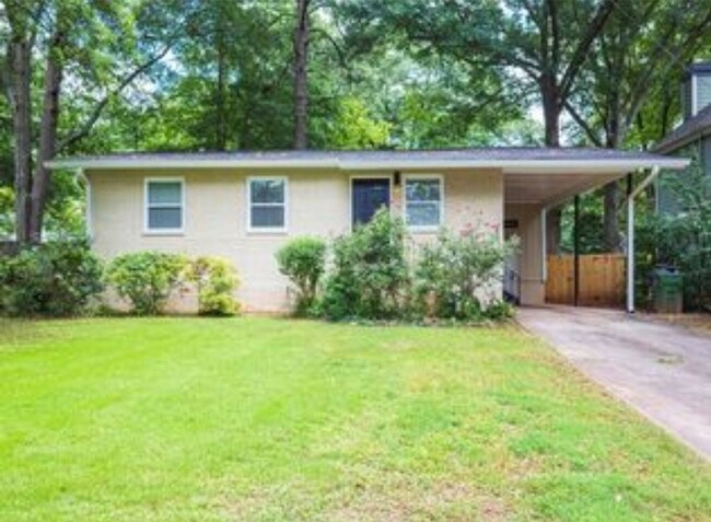 Photo - Perfect Location! House