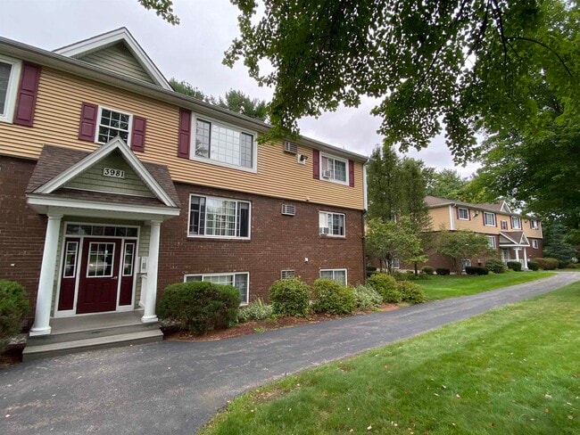 Foto del edificio - 3951 Brown Ave