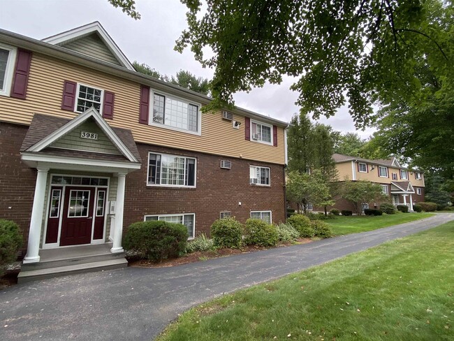 Foto del edificio - 3981 Brown Ave