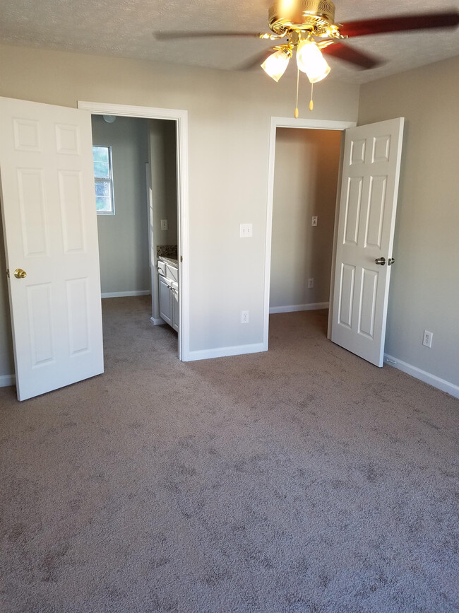 Building Photo - 1525 Norman Dr