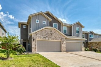 Building Photo - 720 Wheatfield Dr