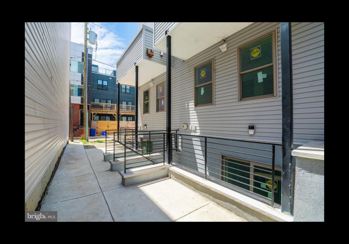 1107 S 27th St Unit A BOTTOM, Philadelphia, PA 19146 1107 S 27th