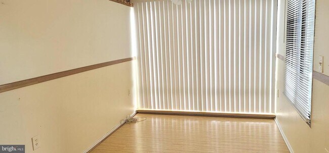 Foto del edificio - 18010 Chalet Dr