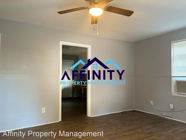 Foto del edificio - 2 br, 1 bath House - 823 North Commander S...