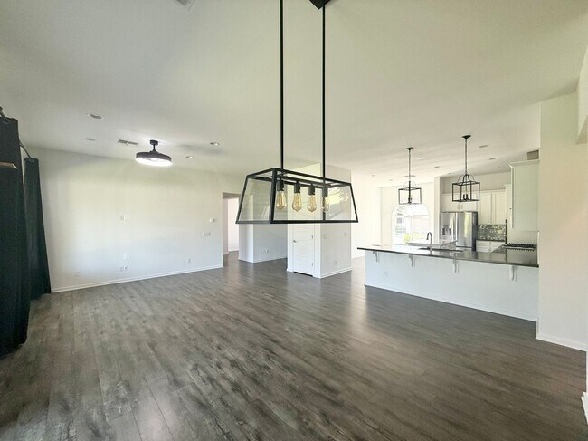 Building Photo - 14200 W Village Pkwy