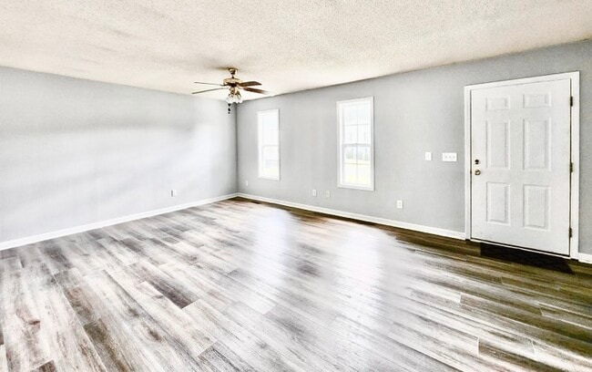 Building Photo - 409 River Trace Dr