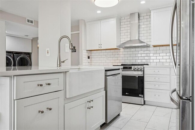 Foto del edificio - 4141 Bayshore Blvd