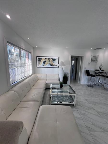 Foto del edificio - 601 SE 5th Ct