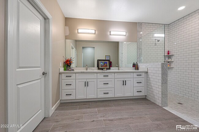 Building Photo - 2743 N Lema Dr