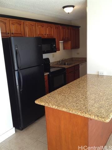 Building Photo - 909 Ala Lilikoi St