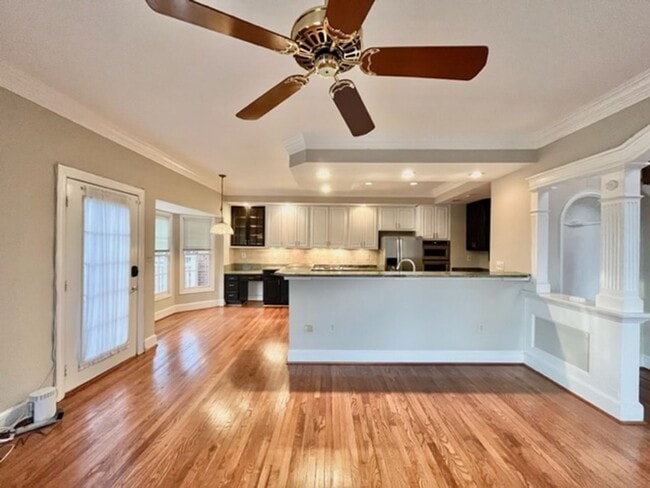 Building Photo - 9900 Foxborough Cir