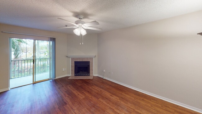 Interior Photo - Regatta Shores