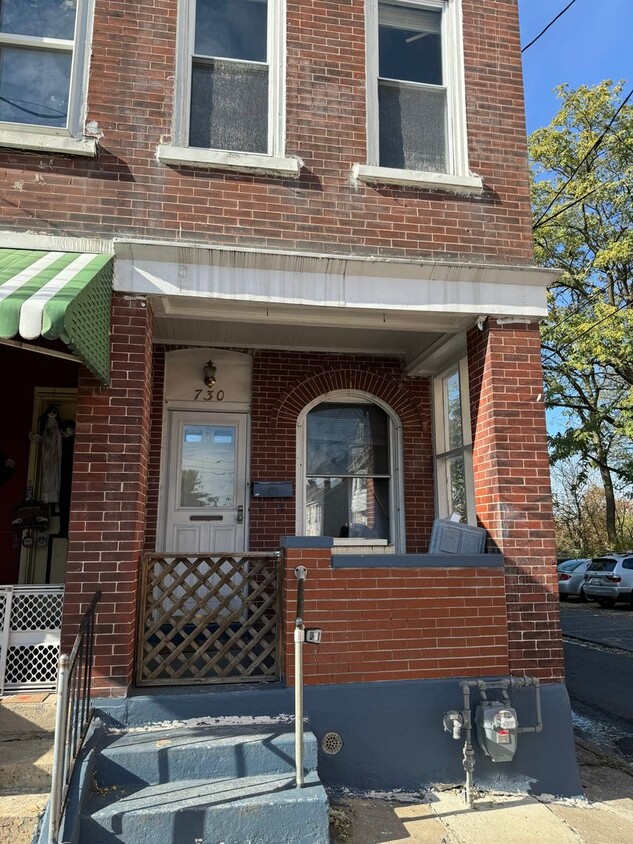 Primary Photo - FOUR BEDROOM End of Row