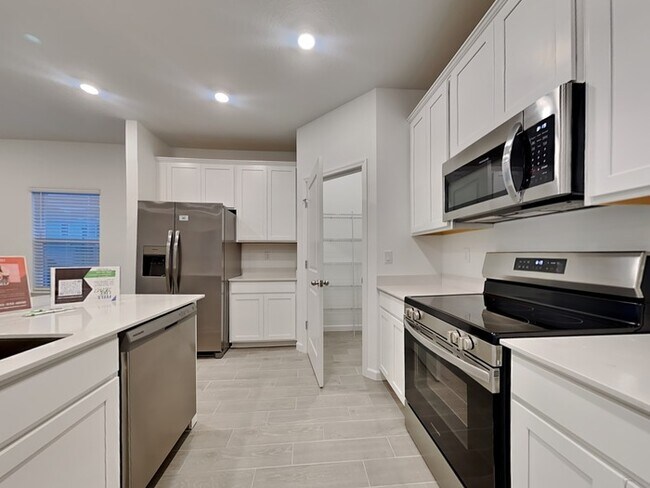 Building Photo - 9005 Latigo Ln