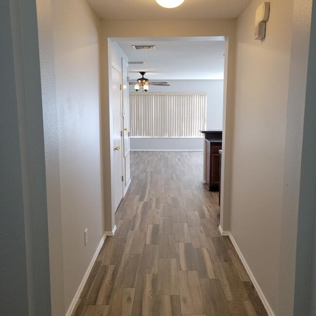 Foto del edificio - 5057 Gandross Ln