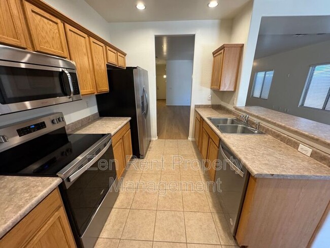 Building Photo - 29058 N Cactus Cir