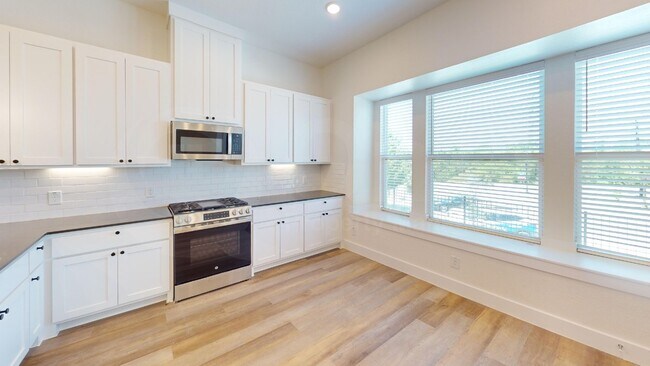 Building Photo - 247 Mule Deer Mews
